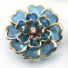 Cubrebotón Flor Camelia Esmaltada Azul