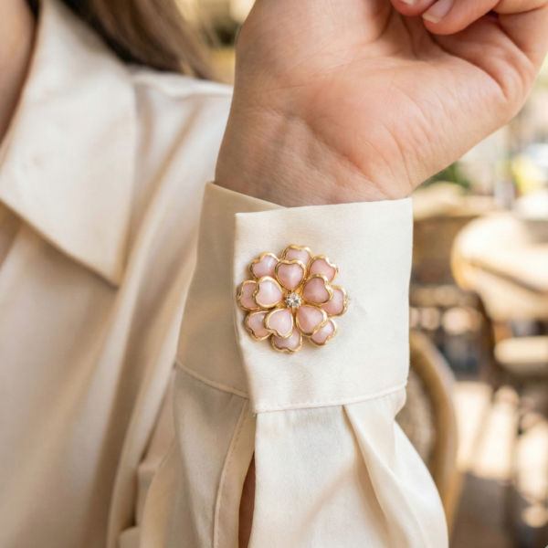 Cubrebotón Flor Corazón Esmaltada con Strass modelo Rosa