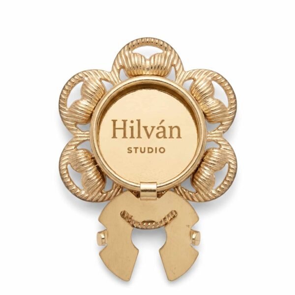 Cubrebotón Flor Dorada con Corazón de Perlas y Strass